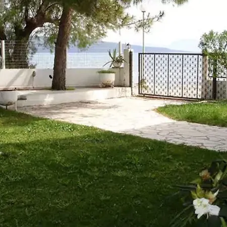 Vandorou-lefkada 3*
