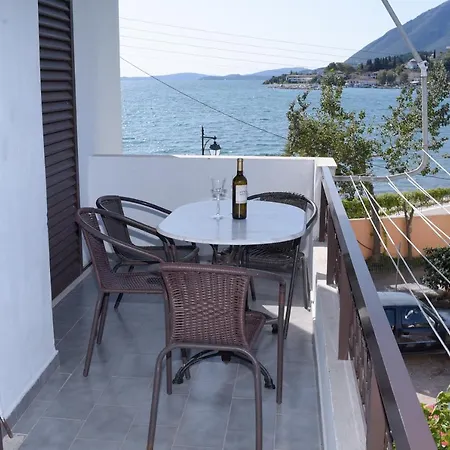 Vandorou-lefkada 3*